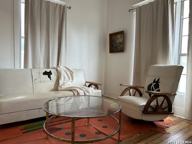 Image 3 of 19 For 2213 Flores N