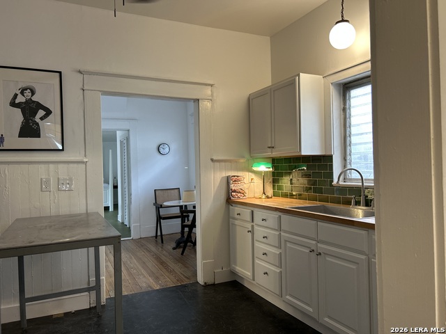 Image 5 of 19 For 2213 Flores N