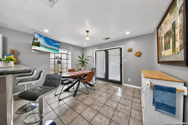 Listing photo id 8 for 13830 Brook Hollow