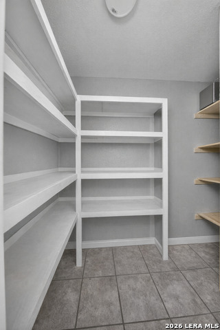 Listing photo id 10 for 13830 Brook Hollow