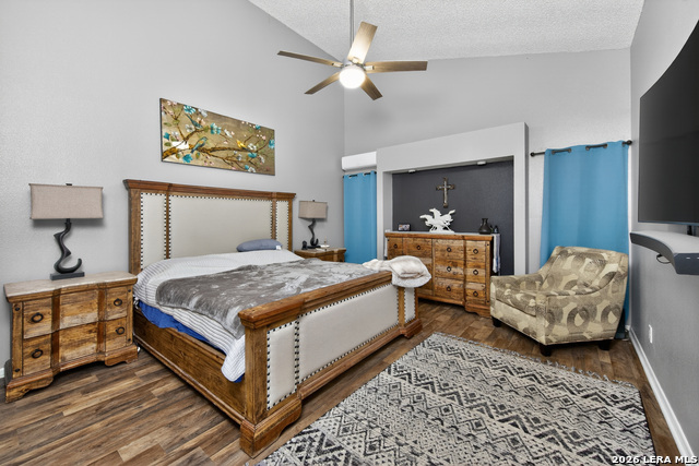 Listing photo id 13 for 13830 Brook Hollow