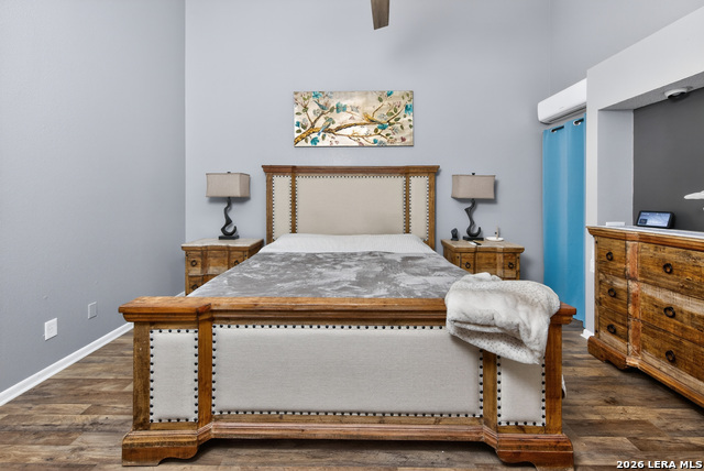 Listing photo id 14 for 13830 Brook Hollow