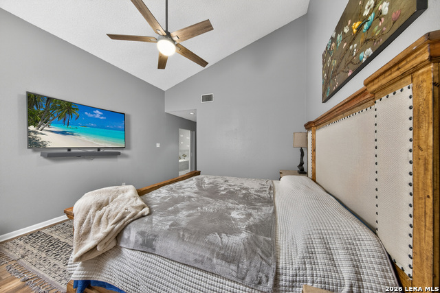 Listing photo id 15 for 13830 Brook Hollow