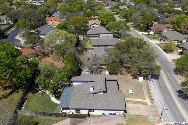 Listing photo id 30 for 13830 Brook Hollow