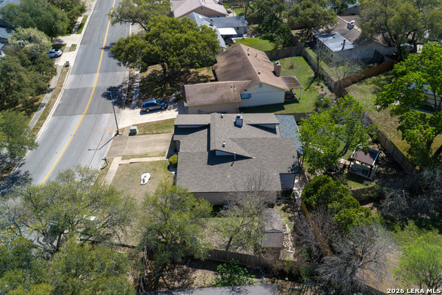 Listing photo id 31 for 13830 Brook Hollow