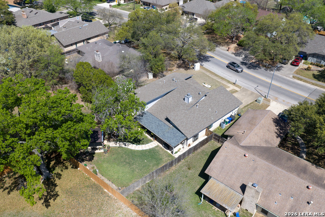 Listing photo id 32 for 13830 Brook Hollow