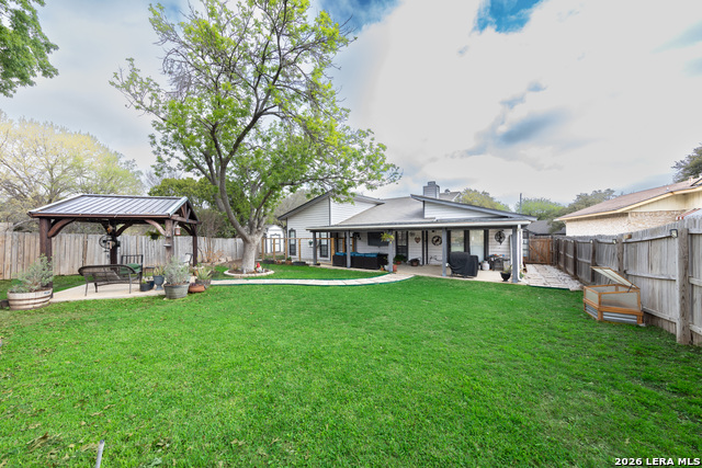 Listing photo id 2 for 13830 Brook Hollow