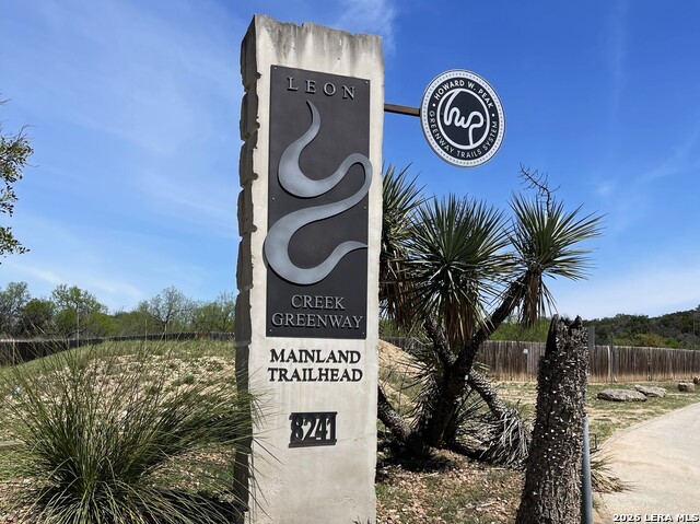 Image 26 of 28 For 8722 Thatch  