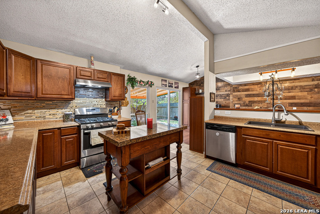 Image 9 of 28 For 8722 Thatch  