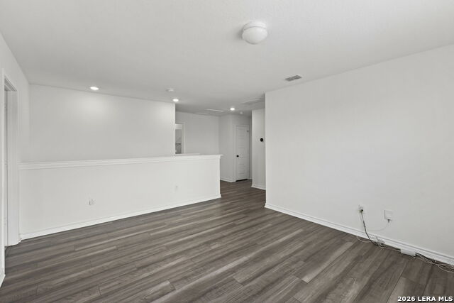 Listing photo id 8 for 4703 Plaza Center