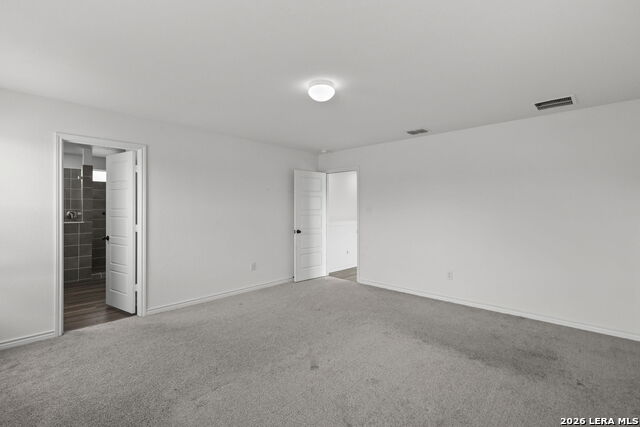 Listing photo id 12 for 4703 Plaza Center