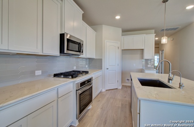 Image 4 of 20 For 849 Saltbush Street