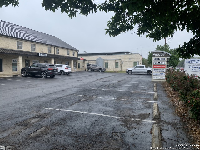 Listing photo id 0 for 128 W Bandera Rd  Suites