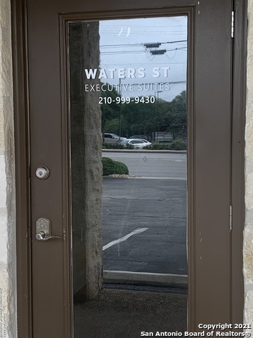 Listing photo id 1 for 128 W Bandera Rd  Suites