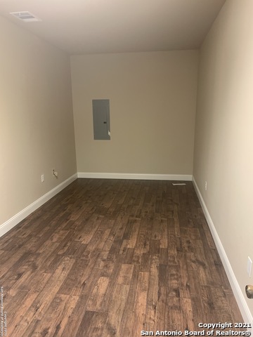 Listing photo id 3 for 128 W Bandera Rd  Suites