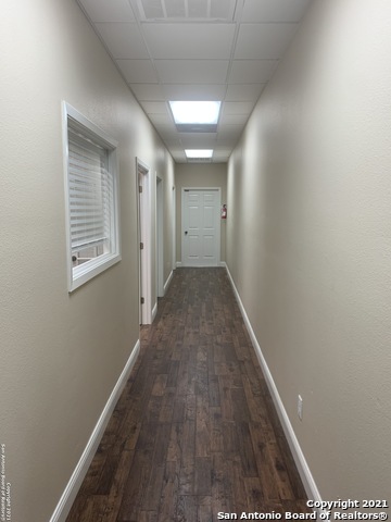 Listing photo id 6 for 128 W Bandera Rd  Suites