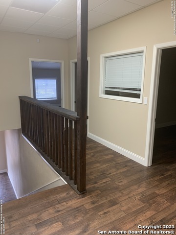 Listing photo id 7 for 128 W Bandera Rd  Suites