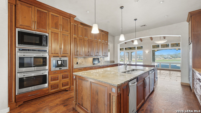 Image 13 of 47 For 930 Lakeview