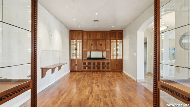 Image 21 of 47 For 930 Lakeview