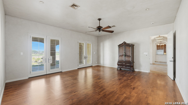 Image 23 of 47 For 930 Lakeview
