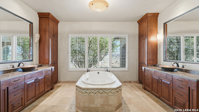 Image 24 of 47 For 930 Lakeview