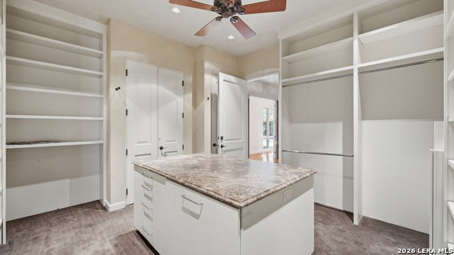 Image 25 of 47 For 930 Lakeview