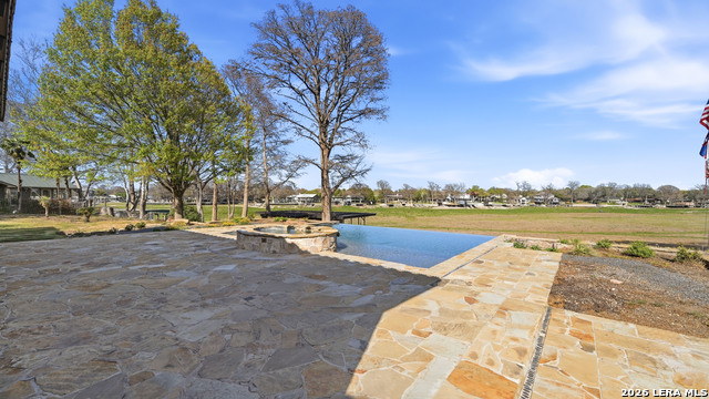 Image 3 of 47 For 930 Lakeview
