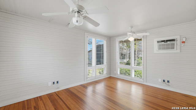 Image 30 of 47 For 930 Lakeview