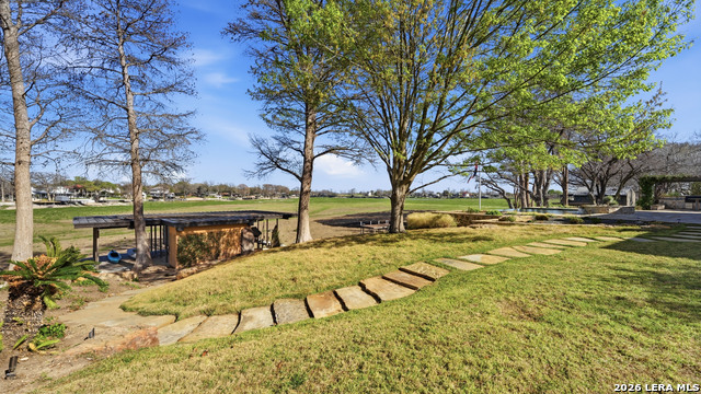 Image 4 of 47 For 930 Lakeview