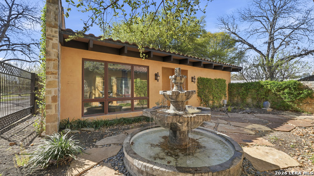 Image 40 of 47 For 930 Lakeview