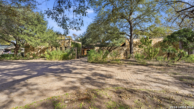 Image 41 of 47 For 930 Lakeview