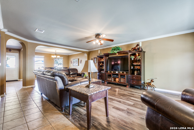 Image 2 of 22 For 1015 Magnolia