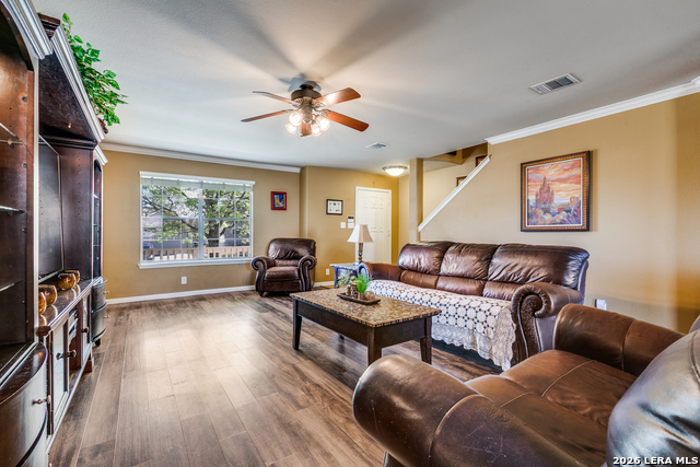 Image 4 of 22 For 1015 Magnolia