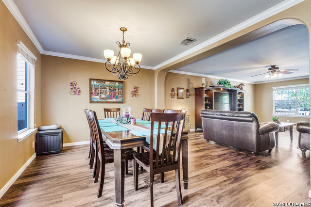 Image 5 of 22 For 1015 Magnolia