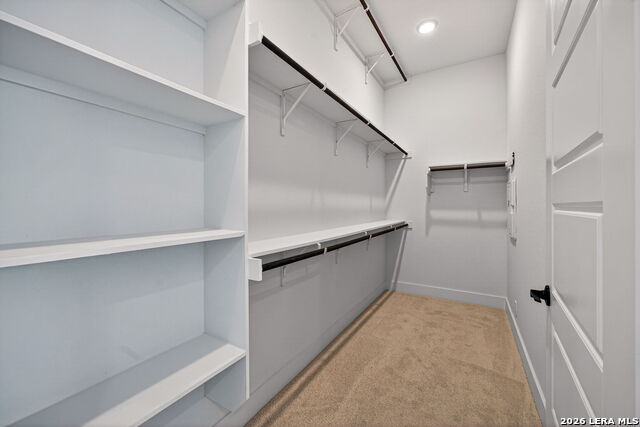 Image 22 of 33 For 20675 Huebner Rd  527