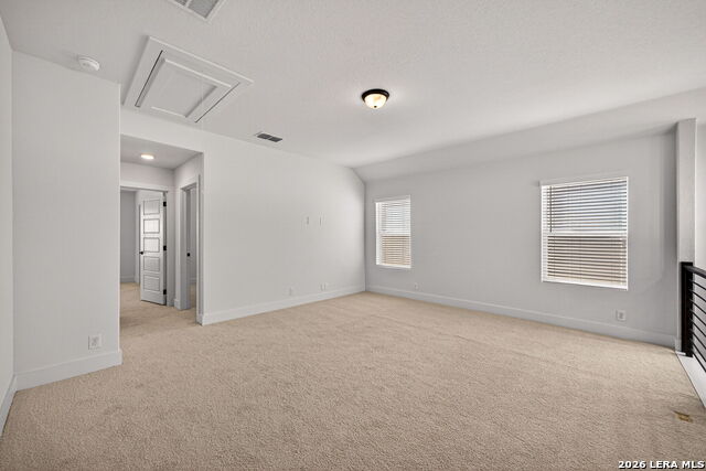 Image 28 of 33 For 20675 Huebner Rd  527