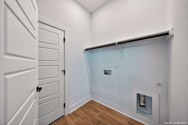 Image 30 of 33 For 20675 Huebner Rd  527