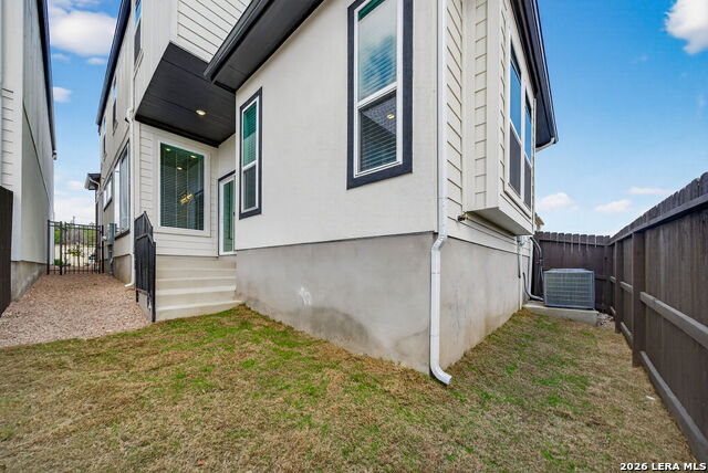 Image 33 of 33 For 20675 Huebner Rd  527