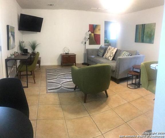 Image 2 of 3 For 210 Refugio St