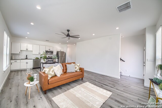 Details for 2066 Dry Creek, Canyon Lake, TX 78133