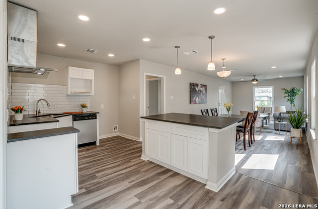 Image 17 of 38 For 2411 Huisache Av. W