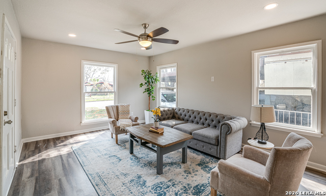 Image 8 of 38 For 2411 Huisache Av. W