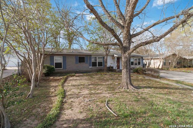 Image 3 of 29 For 3830 Southport