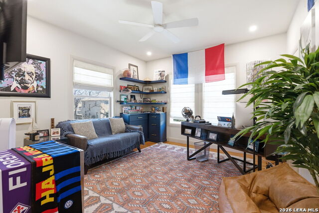 Image 24 of 36 For 434 Thelma  