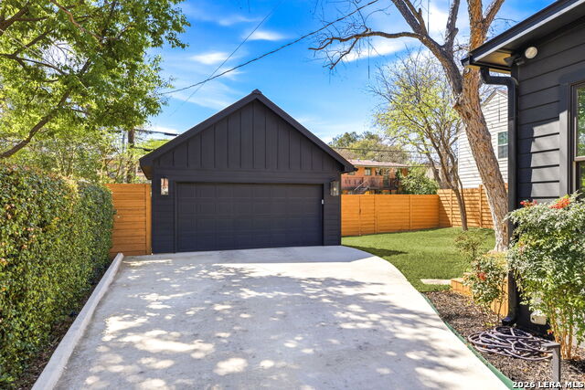 Image 30 of 36 For 434 Thelma  