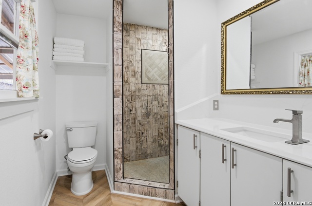 Image 10 of 28 For 1210 Summit  