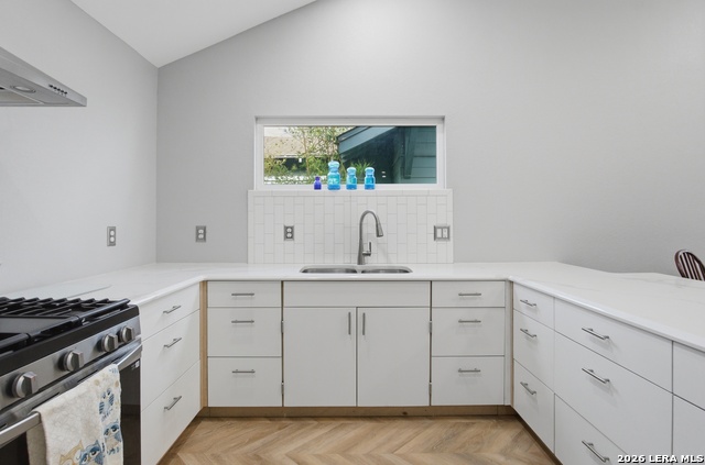 Image 4 of 28 For 1210 Summit  