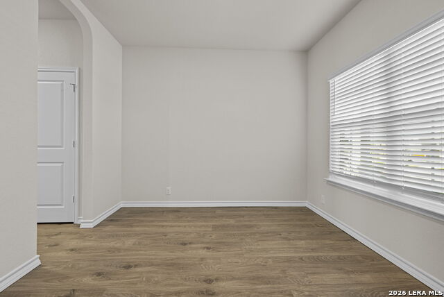 Image 2 of 32 For 212 Hooded Dotterel