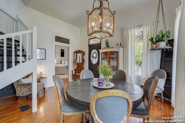 Image 19 of 64 For 109 Evergreen St W