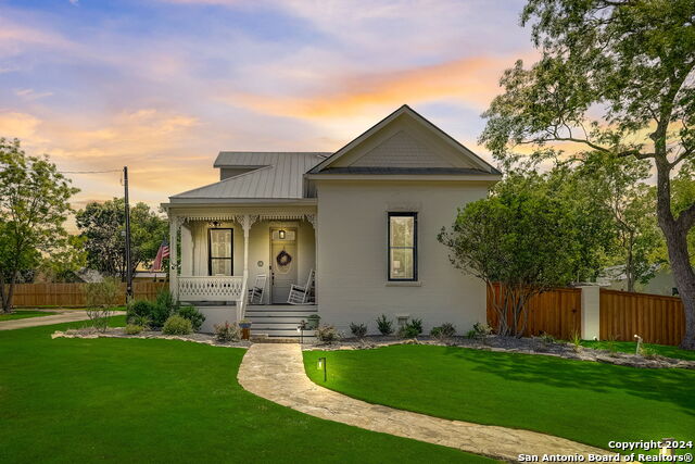 Image 2 of 64 For 109 Evergreen St W